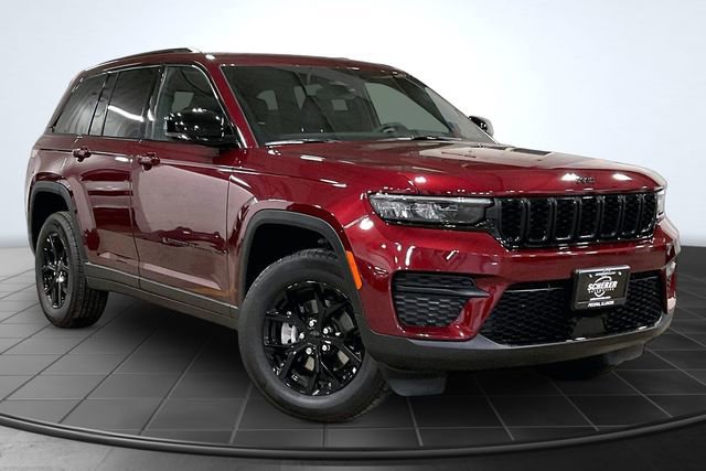 Used 2025 Jeep Grand Cherokee Altitude image 12