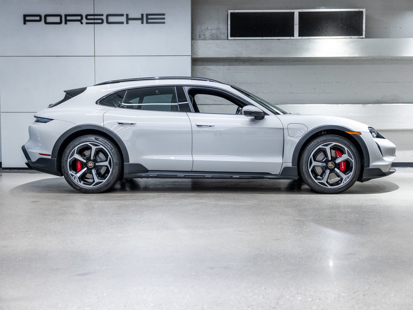 Certified 2024 Porsche Taycan 4S AWD/4WD image 9