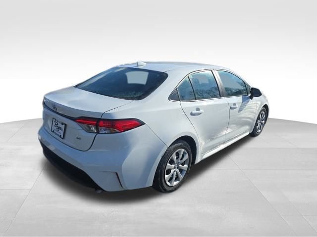 Used 2024 Toyota Corolla LE image 5