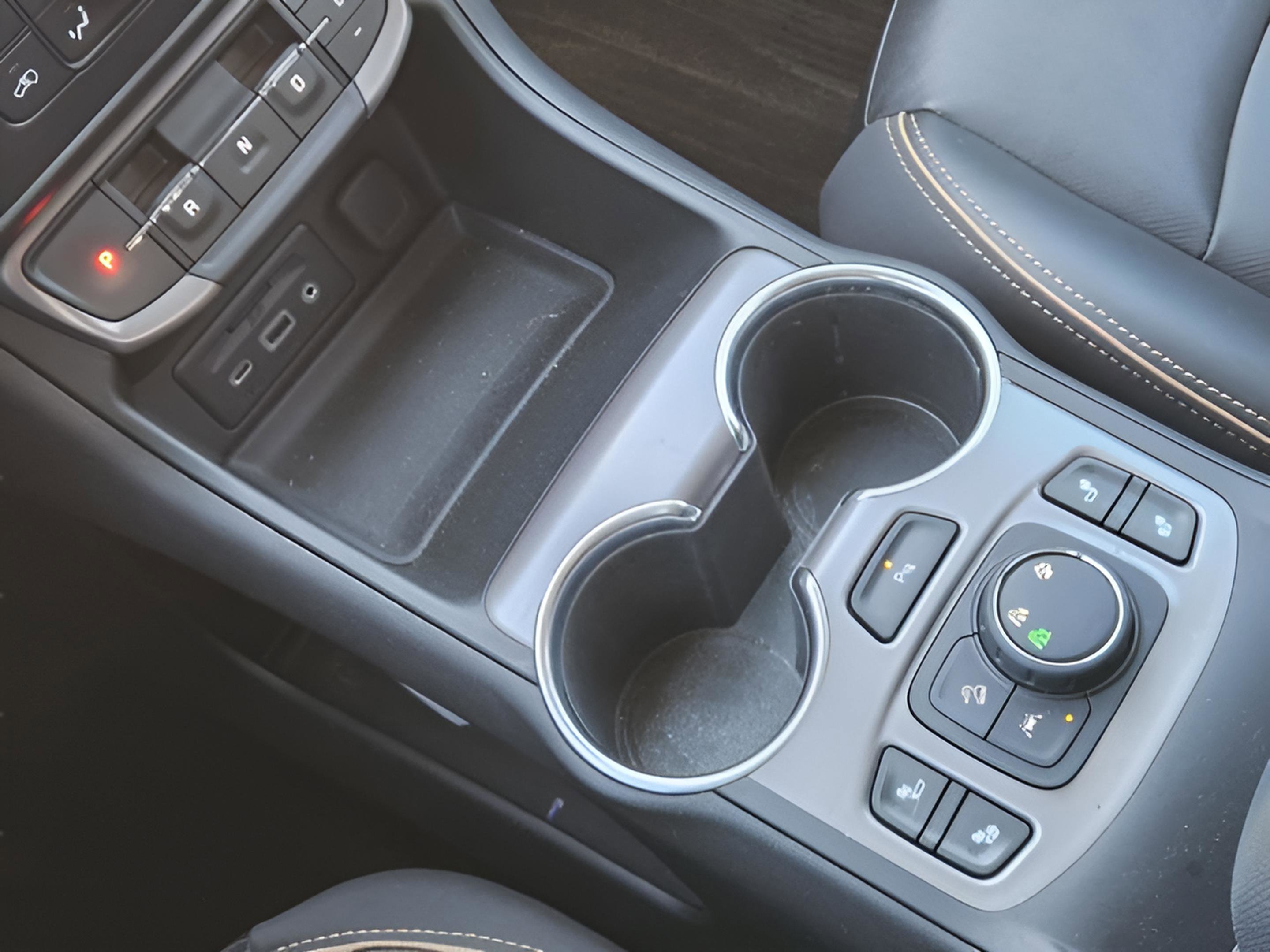 Used 2022 GMC Terrain AT4 w/ Infotainment Package II image 18