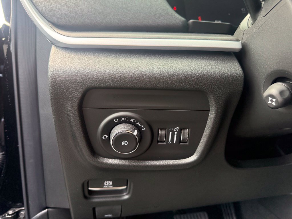 New 2026 Jeep Grand Cherokee L Limited AWD/4WD image 19