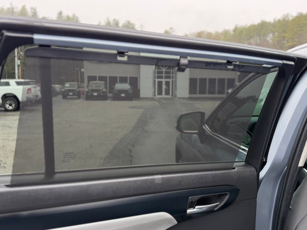 Used 2022 Toyota Highlander XLE AWD/4WD image 13