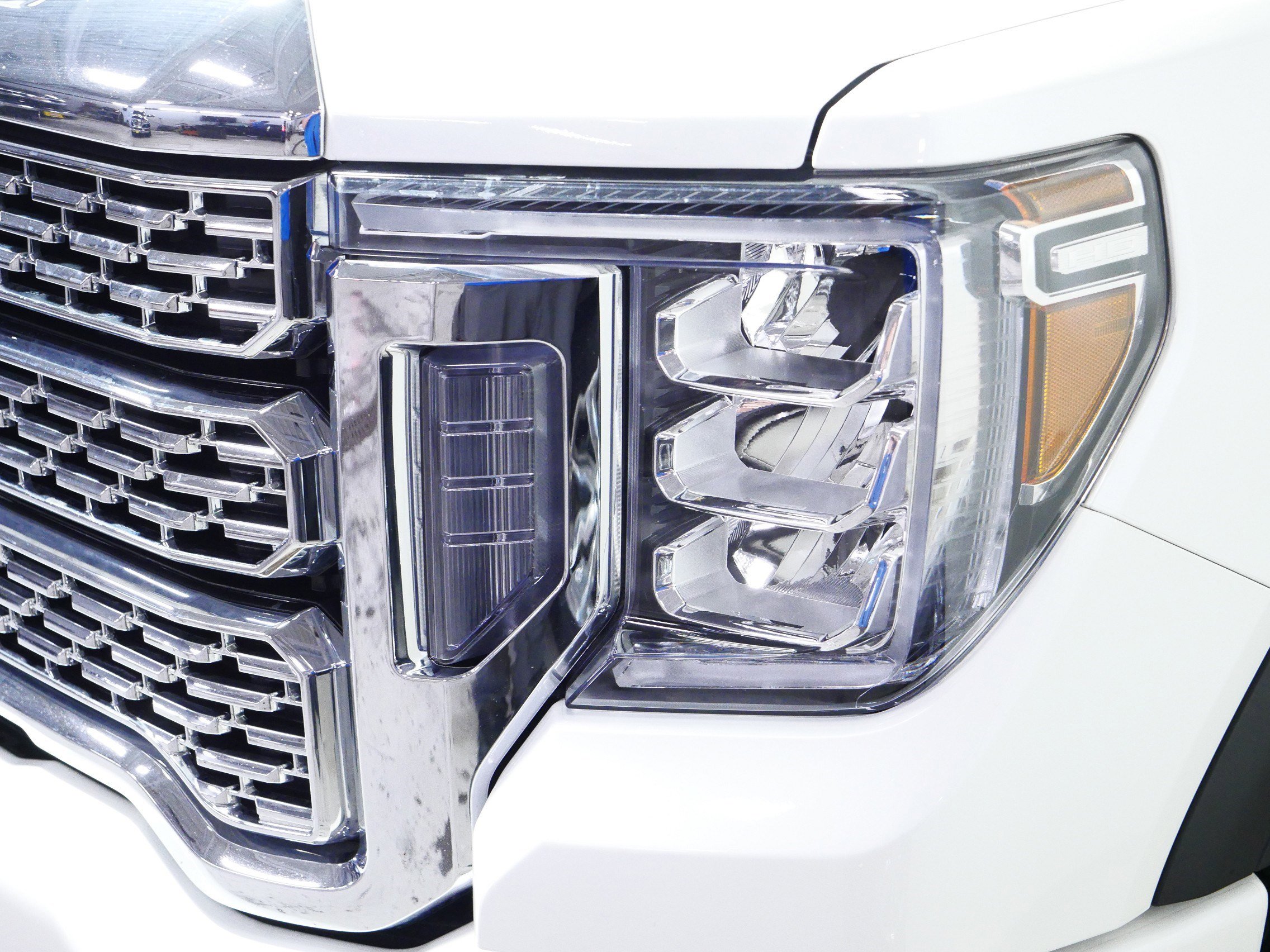 Certified 2022 GMC Sierra 2500 Denali w/ Denali Ultimate Package AWD/4WD image 16