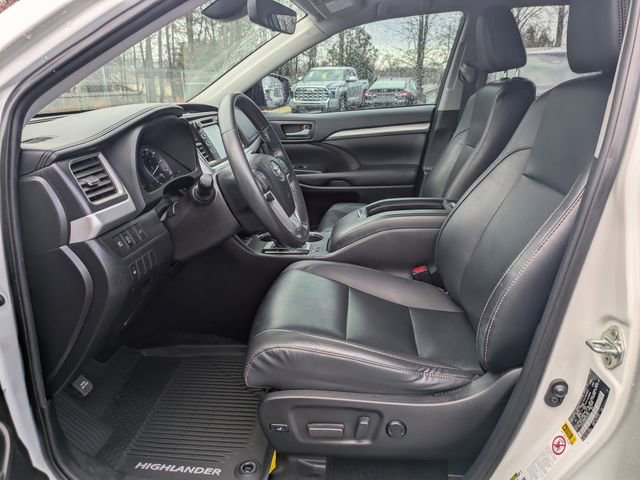 Used 2019 Toyota Highlander XLE image 22