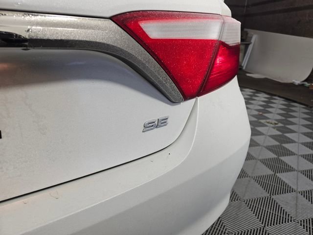 Used 2017 Toyota Camry SE image 16