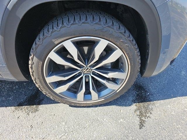 Used 2022 Volkswagen Atlas Cross Sport SEL Premium R-Line image 10