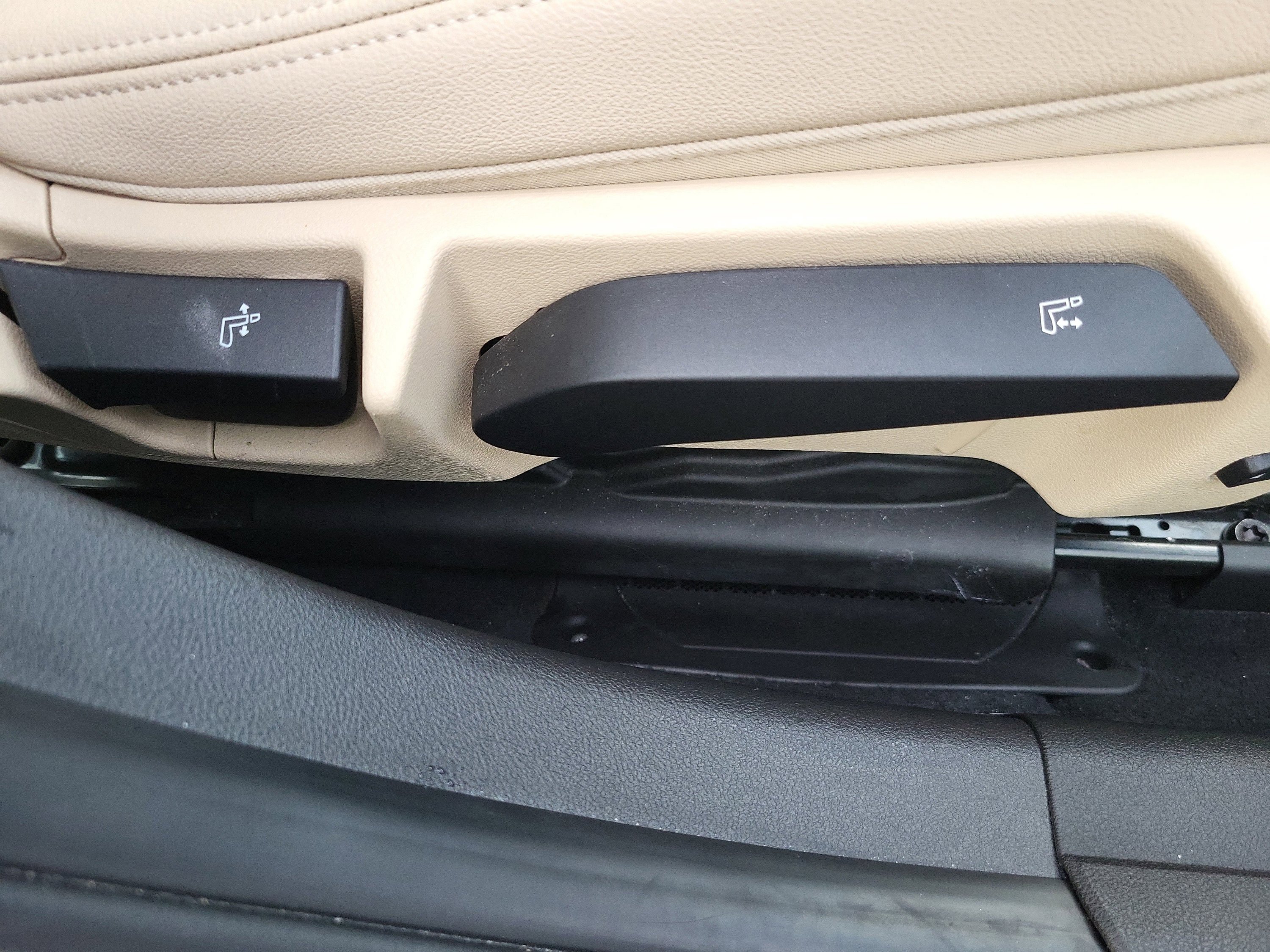 Used 2019 BMW 330i xDrive Sedan AWD/4WD image 17