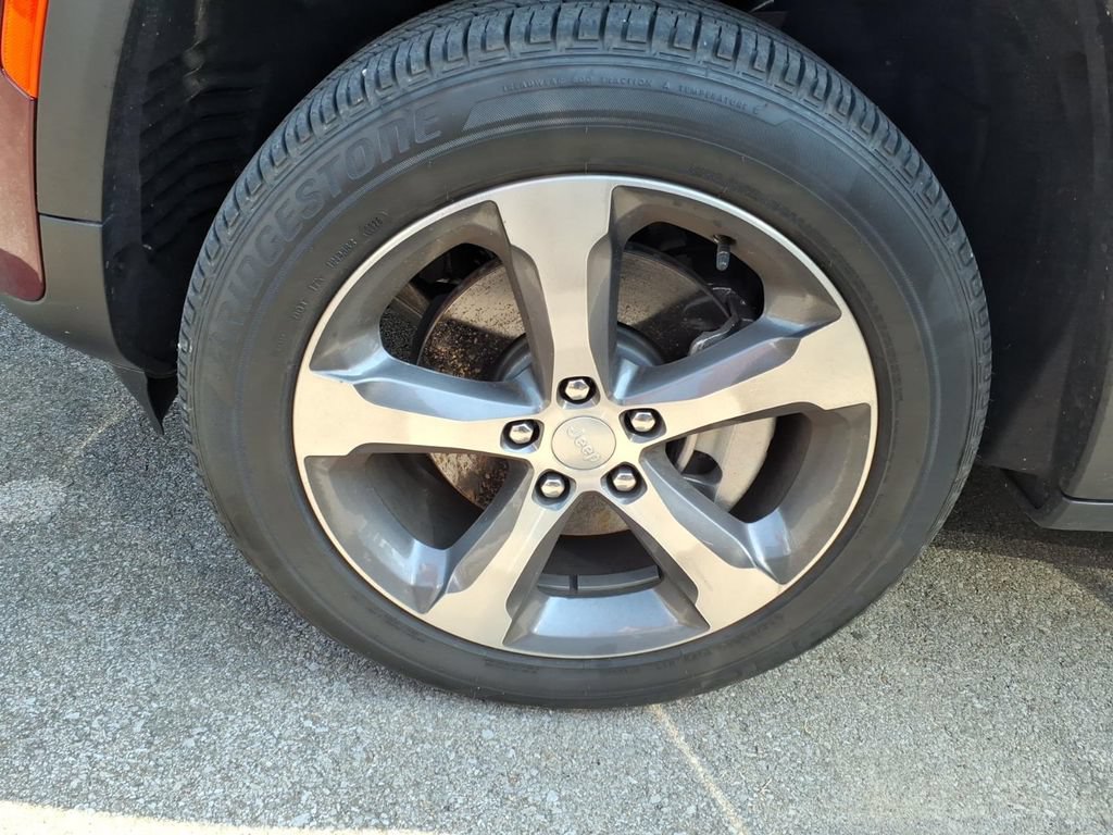 Used 2026 Jeep Grand Cherokee L Limited AWD/4WD image 6