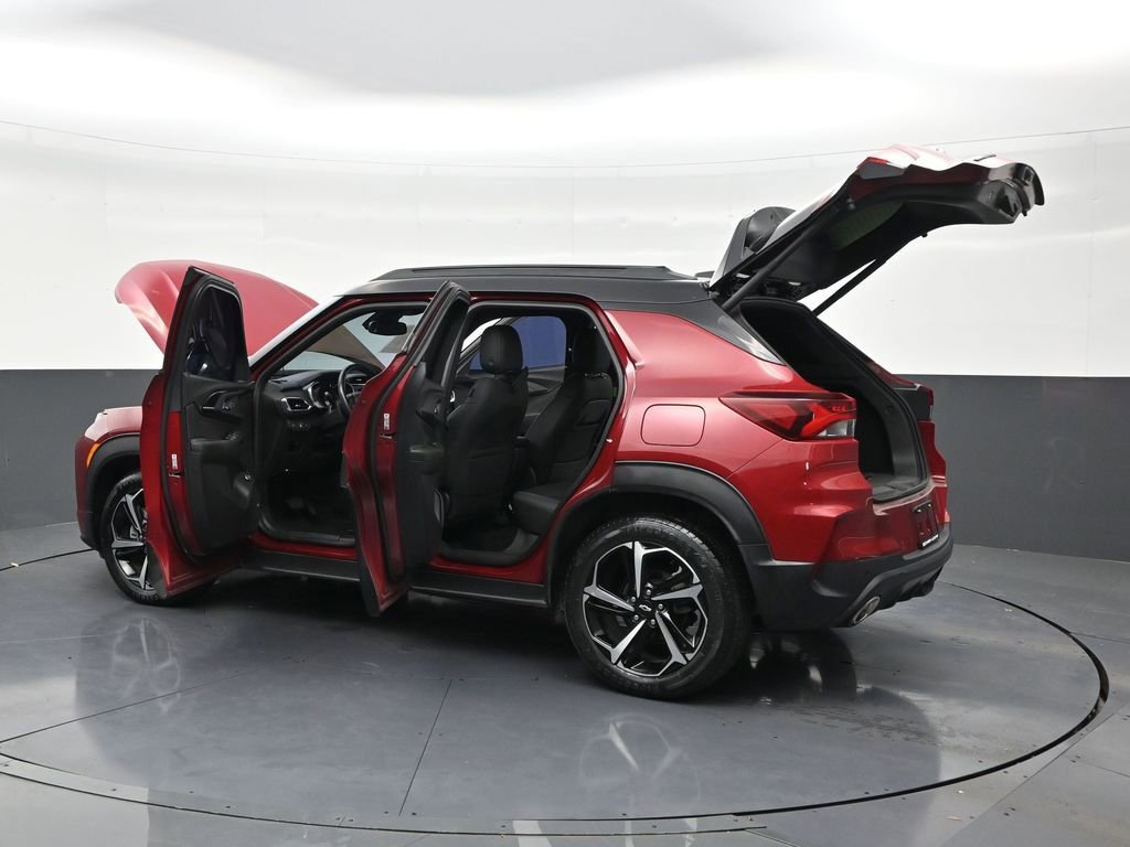 Used 2021 Chevrolet TrailBlazer RS w/ Sun and Liftgate Package image 31