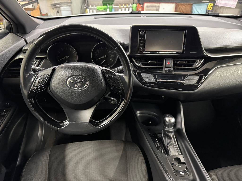 Used 2018 Toyota C-HR XLE image 18