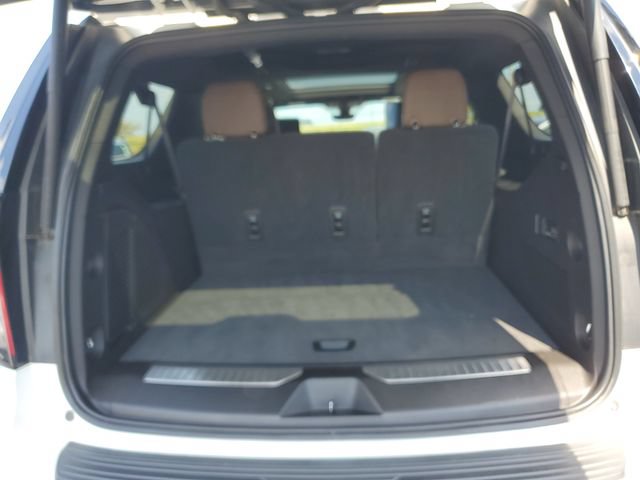 Used 2021 Chevrolet Suburban High Country AWD/4WD image 9