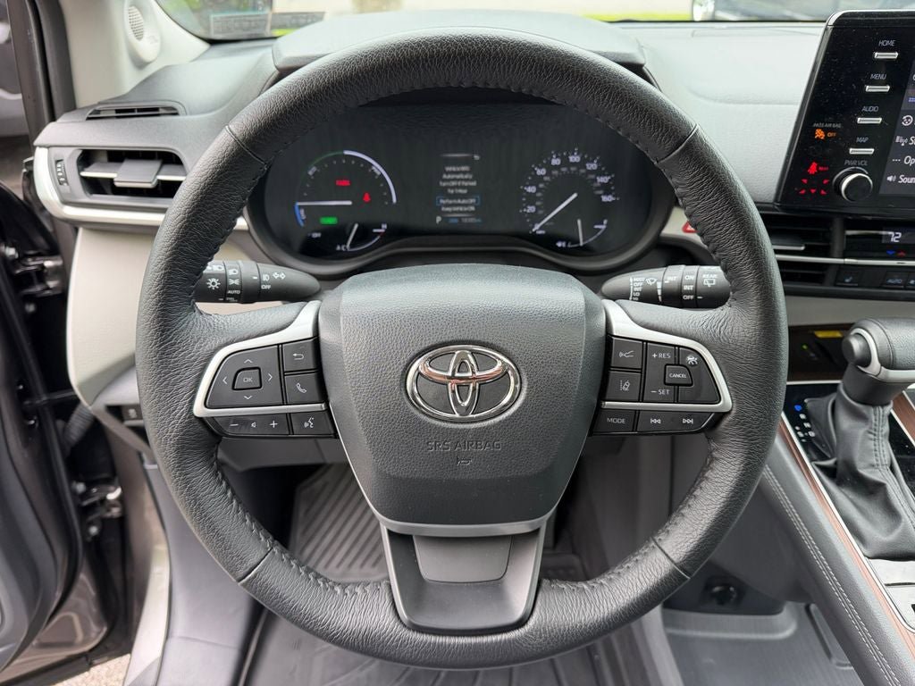 Used 2023 Toyota Sienna XLE w/ XLE Plus Package AWD/4WD image 15
