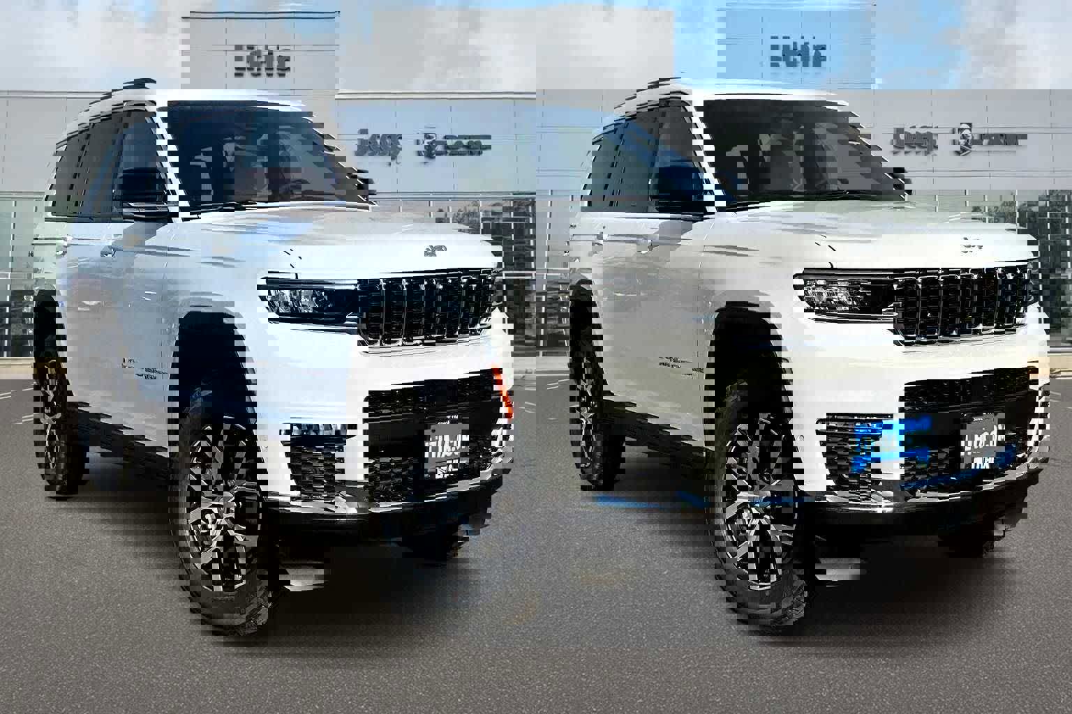 New 2025 Jeep Grand Cherokee L Limited w/ Luxury Tech Group II image 24