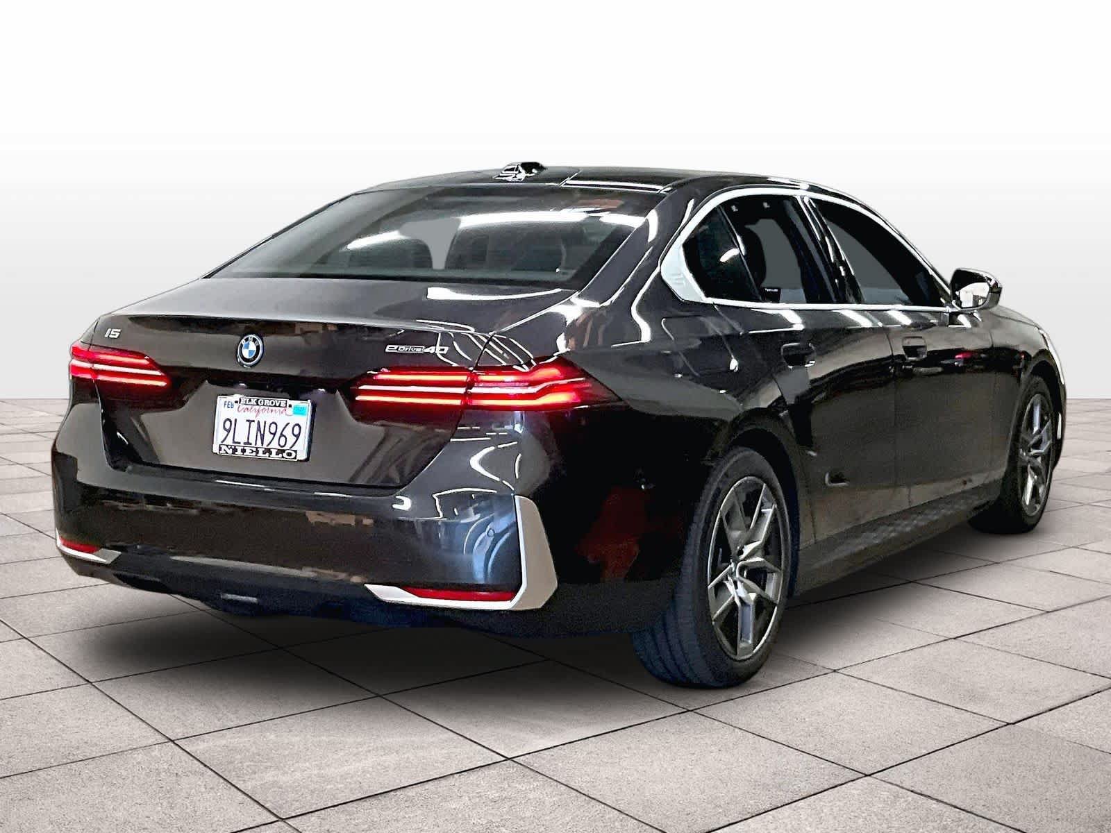 Used 2024 BMW i5 eDrive40i w/ Executive Package RWD image 15