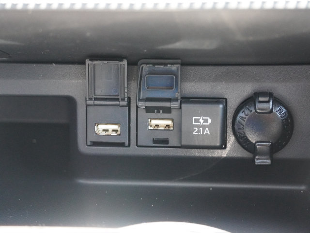Used 2021 Toyota Highlander Limited FWD image 42