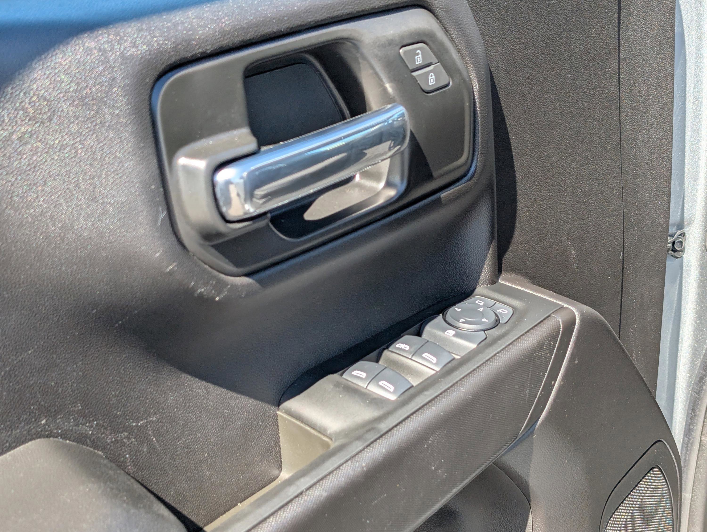 Used 2025 Chevrolet Silverado 1500 Custom image 16
