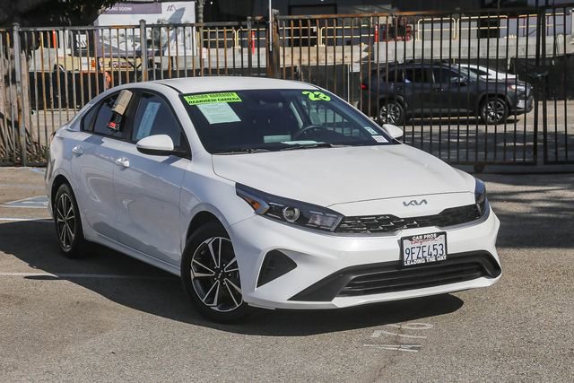 Used 2023 Kia Forte LXS image 2