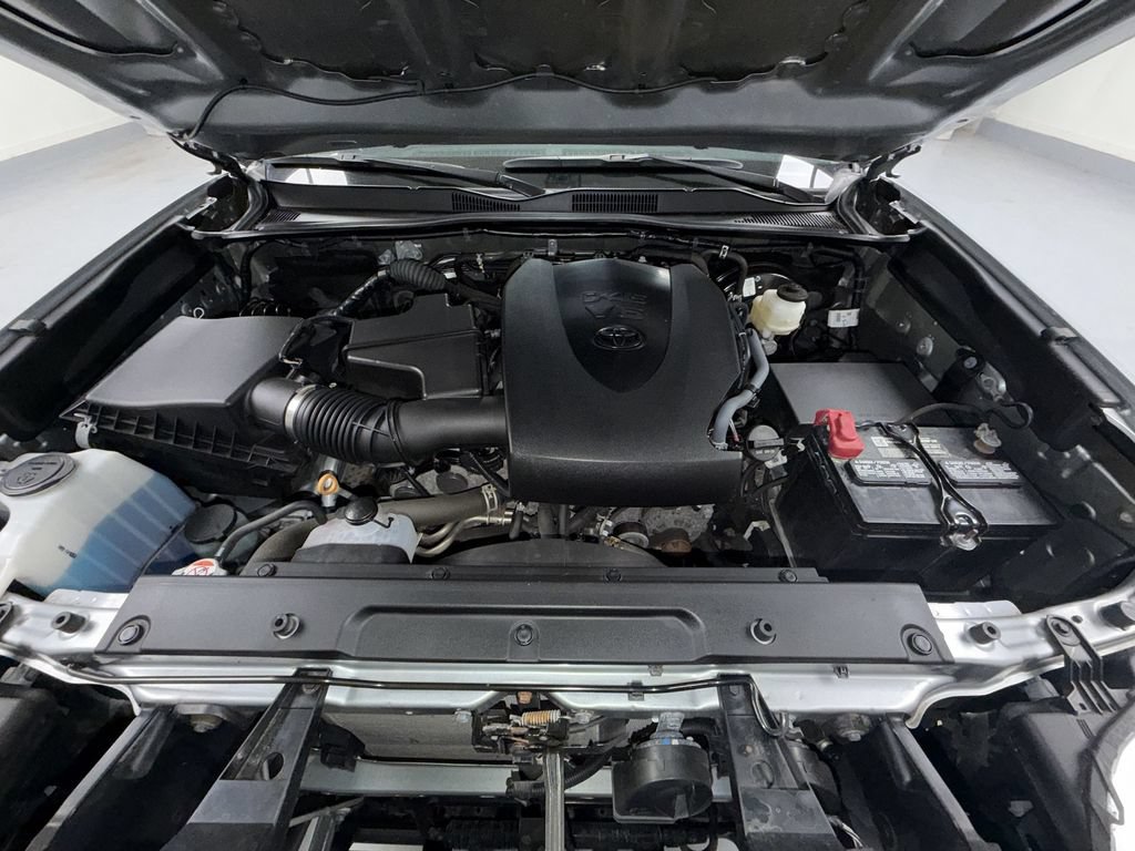 Certified 2022 Toyota Tacoma SR5 AWD/4WD image 20