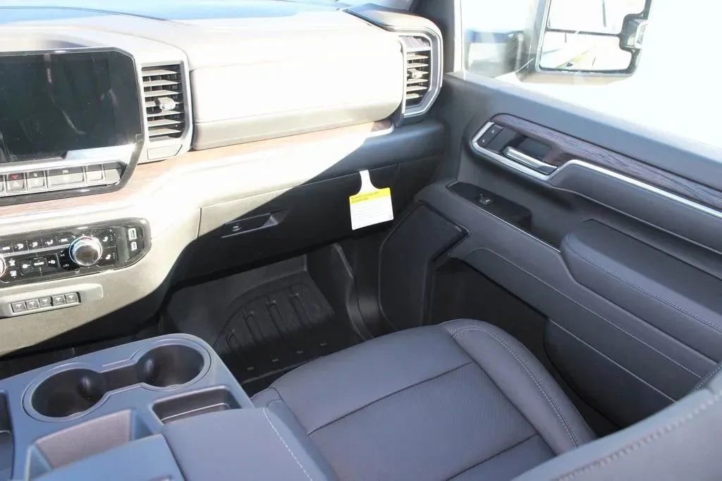 New 2026 GMC Sierra 3500 SLT image 35