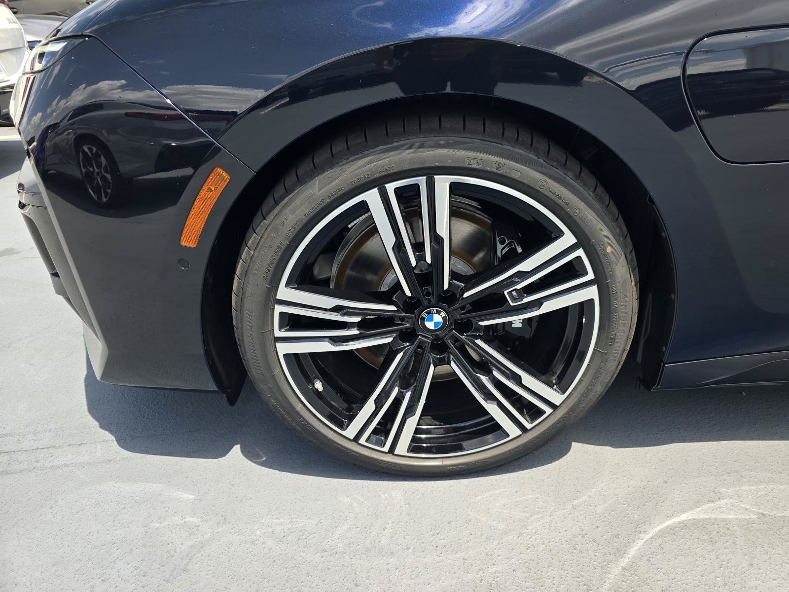 New 2026 BMW 750e xDrive AWD/4WD image 4