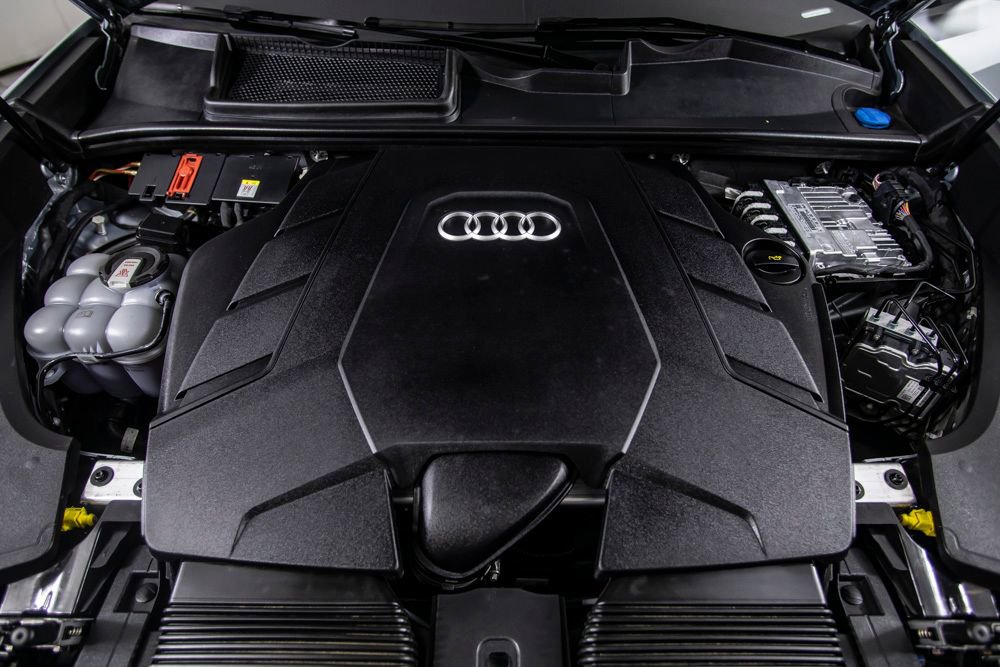 Used 2025 Audi Q8 Prestige image 45