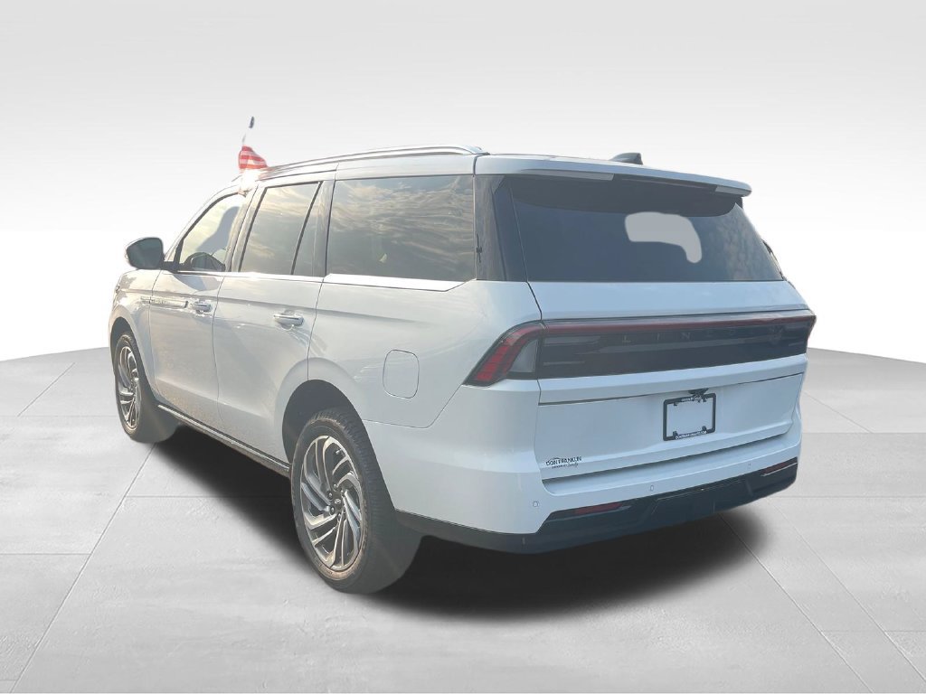 New 2027 Lincoln Navigator Reserve AWD/4WD image 3
