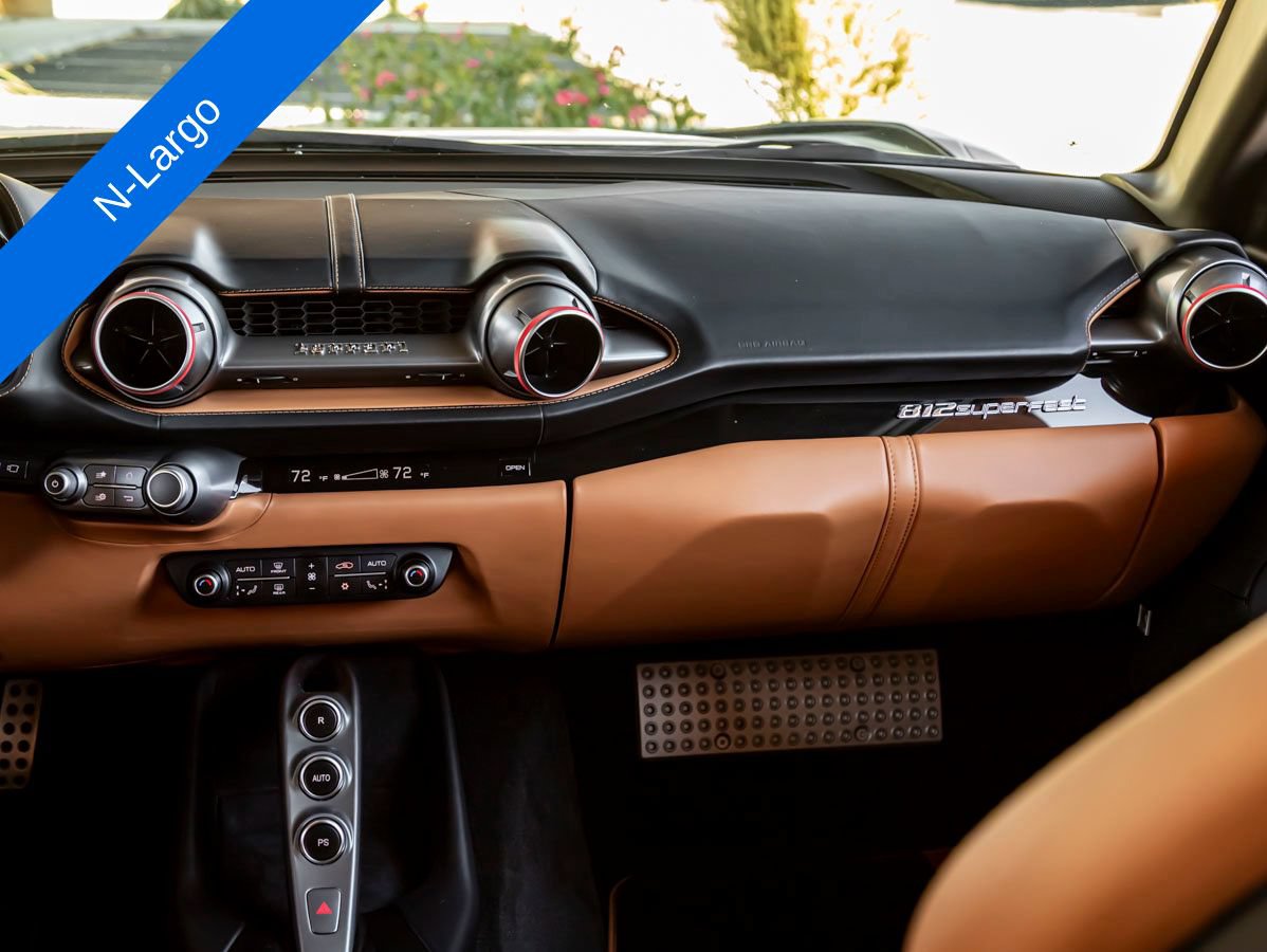Used 2020 Ferrari 812 Superfast RWD image 28