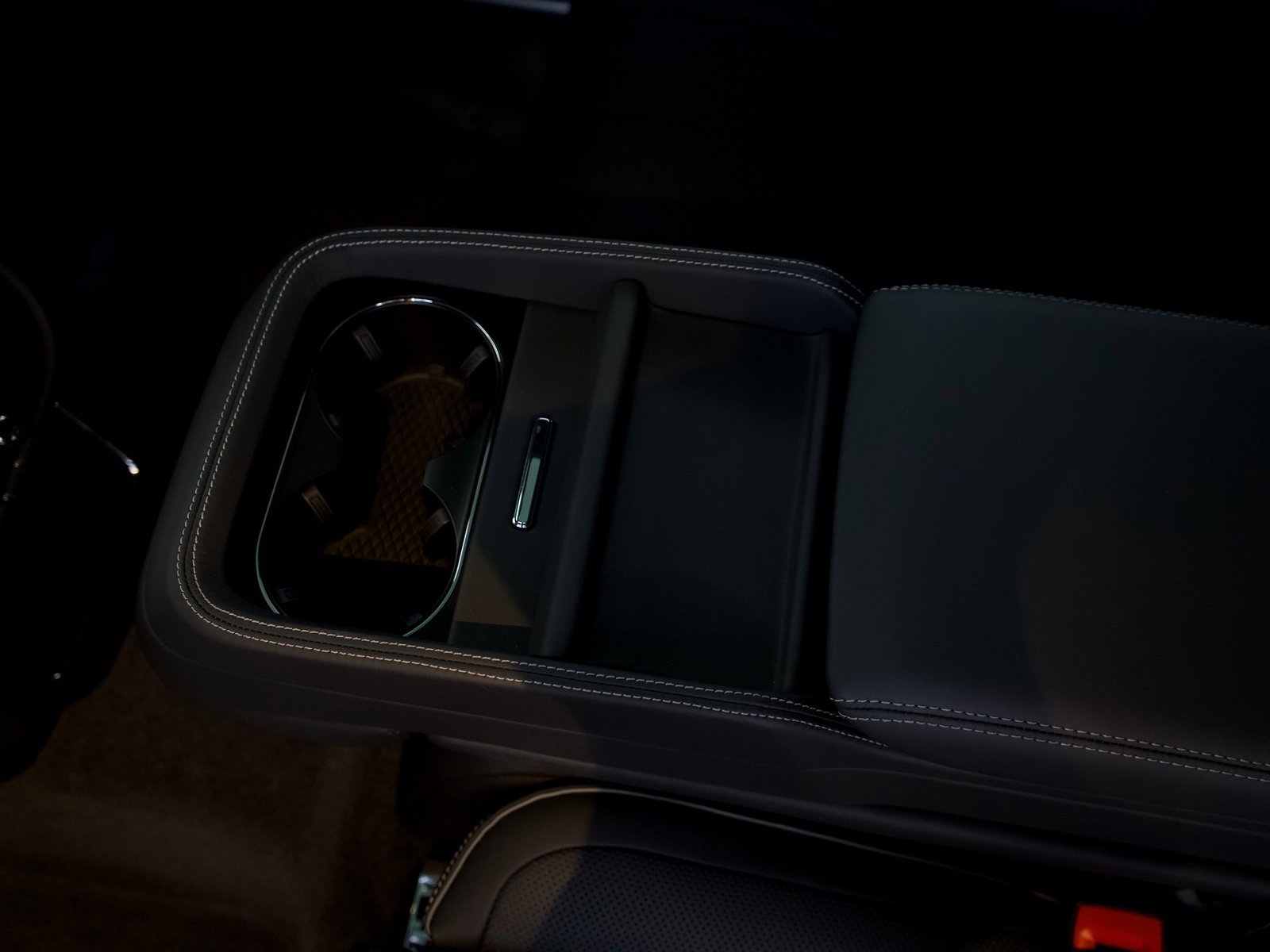 Used 2025 Bentley Bentayga image 27