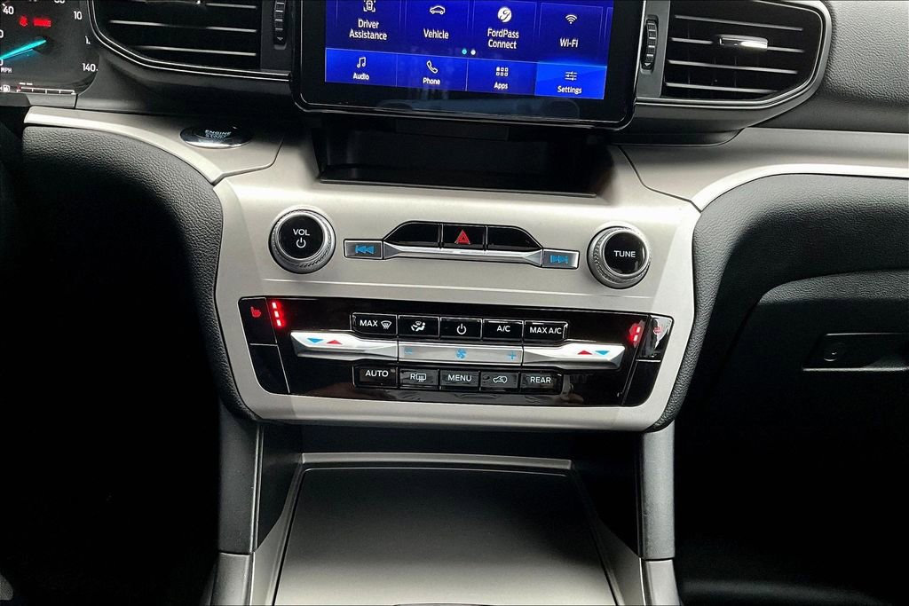 Used 2023 Ford Explorer XLT image 14