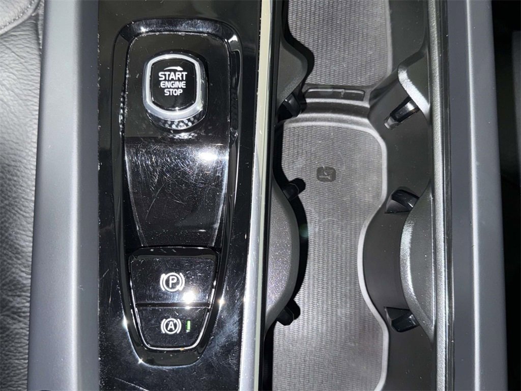 Used 2024 Volvo S60 B5 Plus image 22