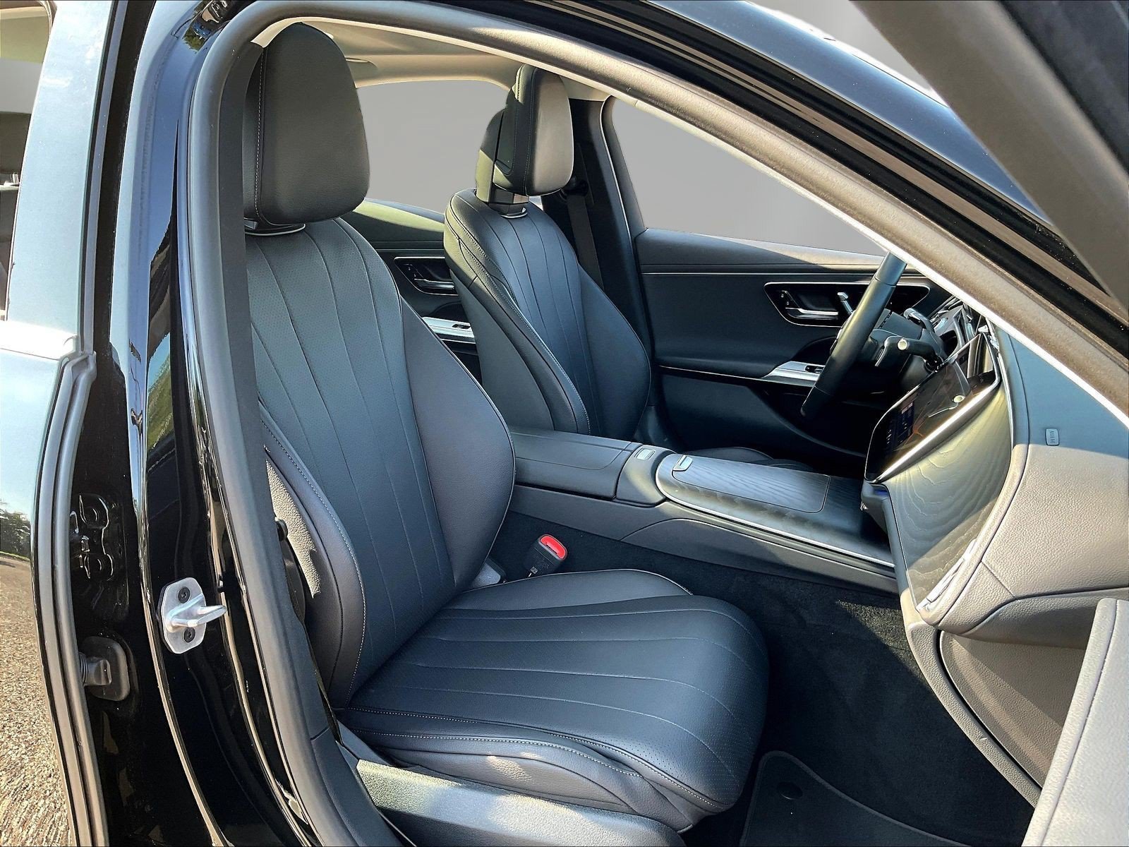 Certified 2024 Mercedes-Benz E 350 4MATIC Sedan image 30