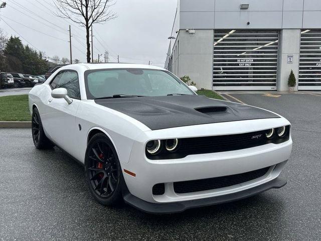 Used 2016 Dodge Challenger SRT Hellcat image 1