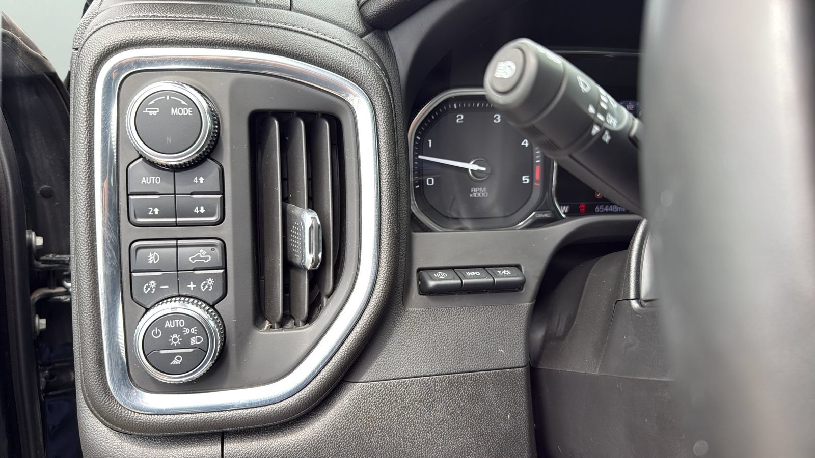 Used 2023 GMC Sierra 3500 Denali w/ Denali Ultimate Package AWD/4WD image 18