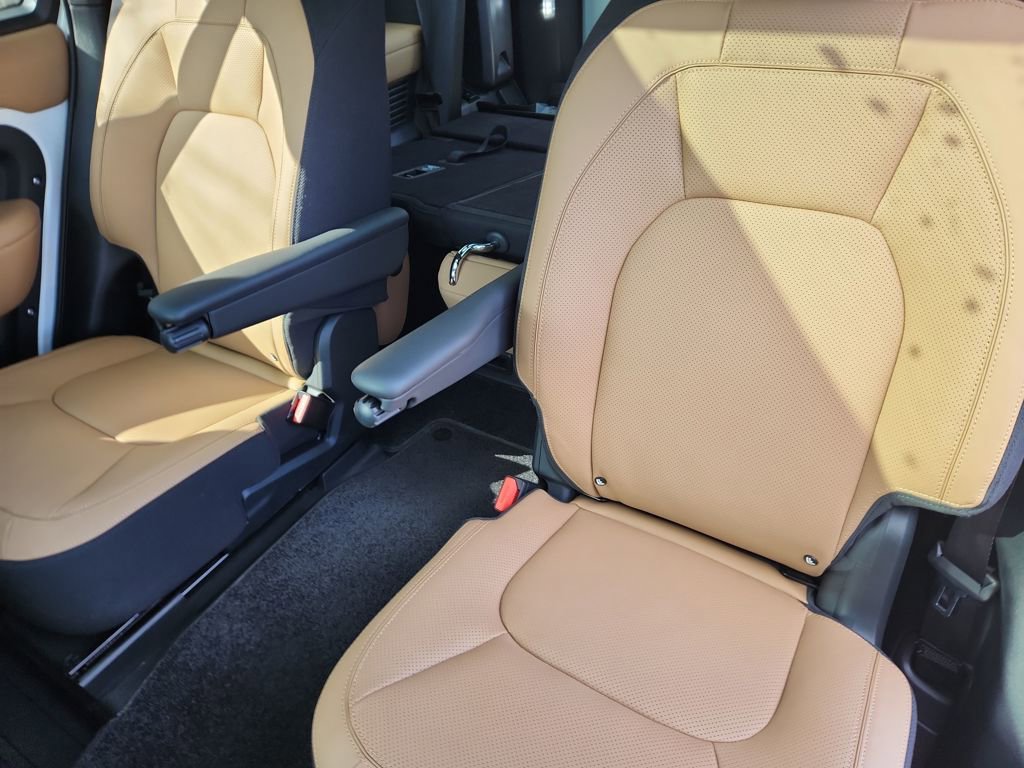 New 2025 Land Rover Defender 130 V8 image 23