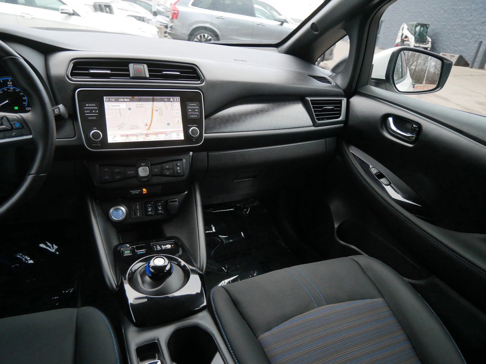 Used 2025 Nissan Leaf SV Plus image 14