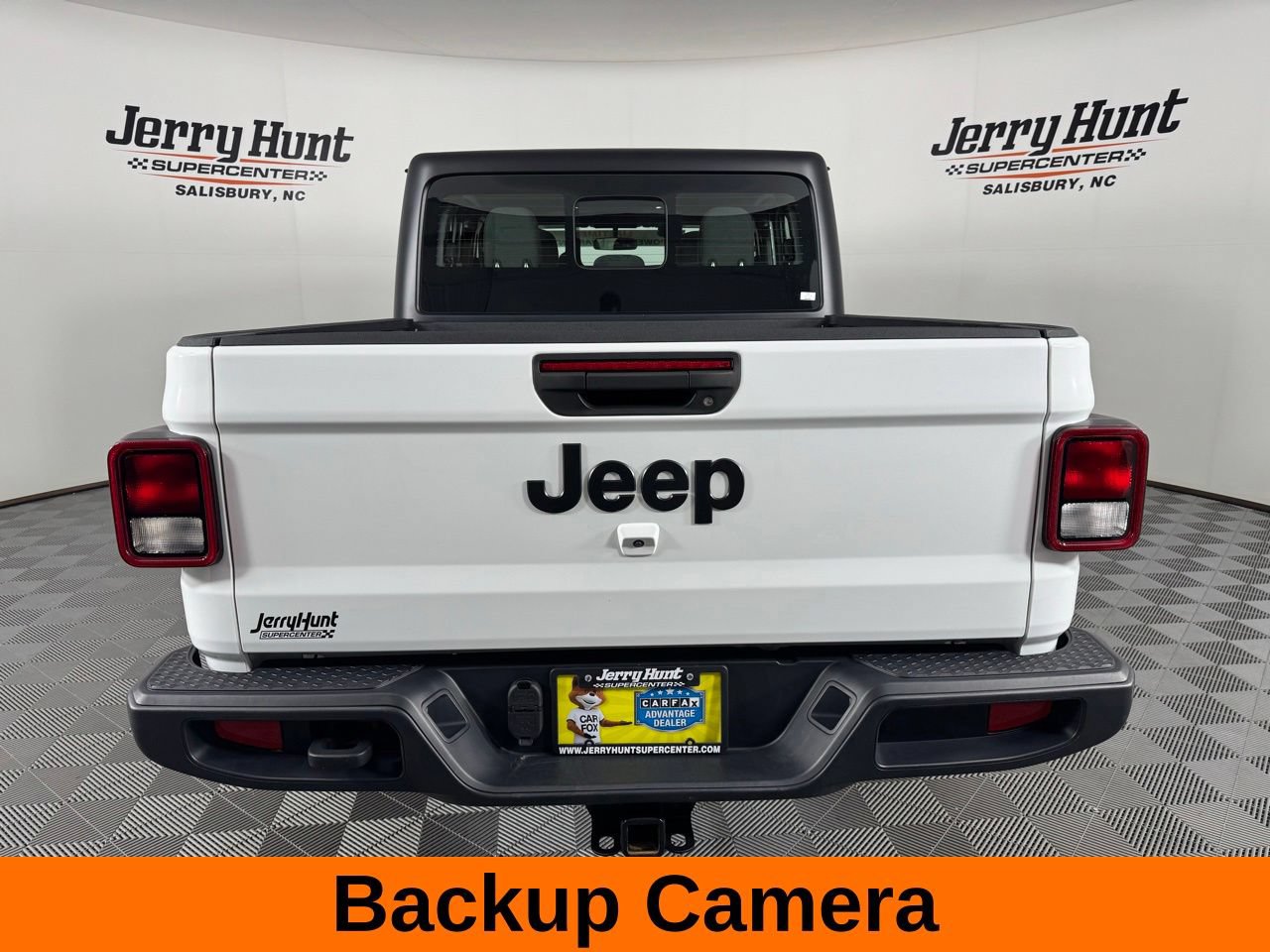 Used 2024 Jeep Gladiator Sport AWD/4WD image 8