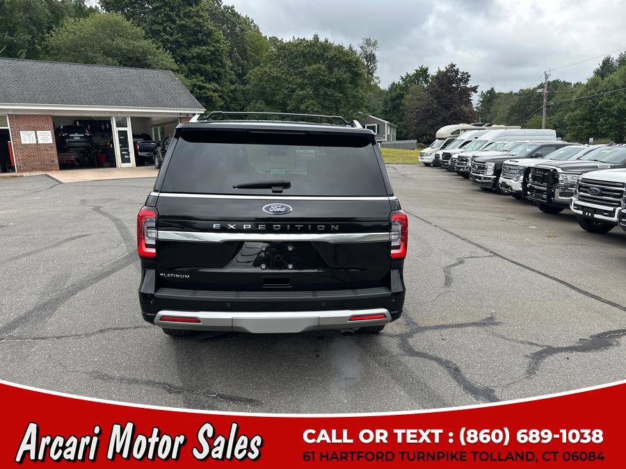 Used 2023 Ford Expedition Platinum image 4