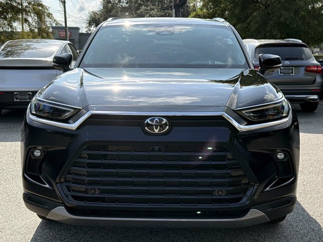Used 2025 Toyota Grand Highlander AWD image 8