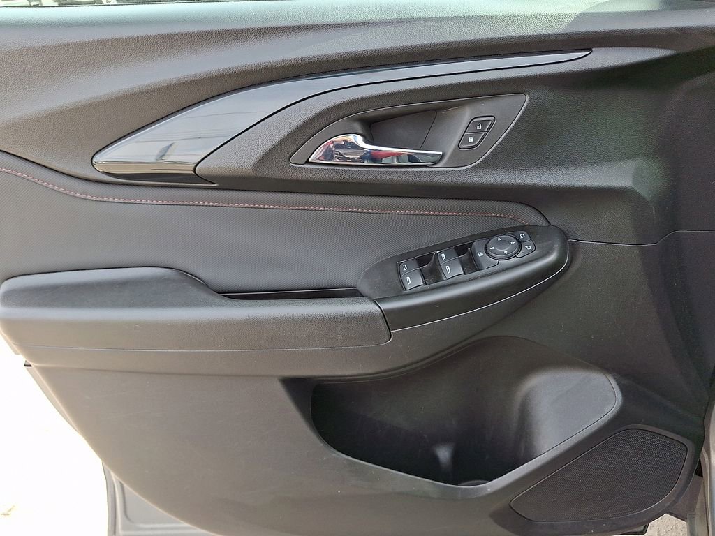 Used 2023 Chevrolet TrailBlazer RS w/ Convenience Package image 11