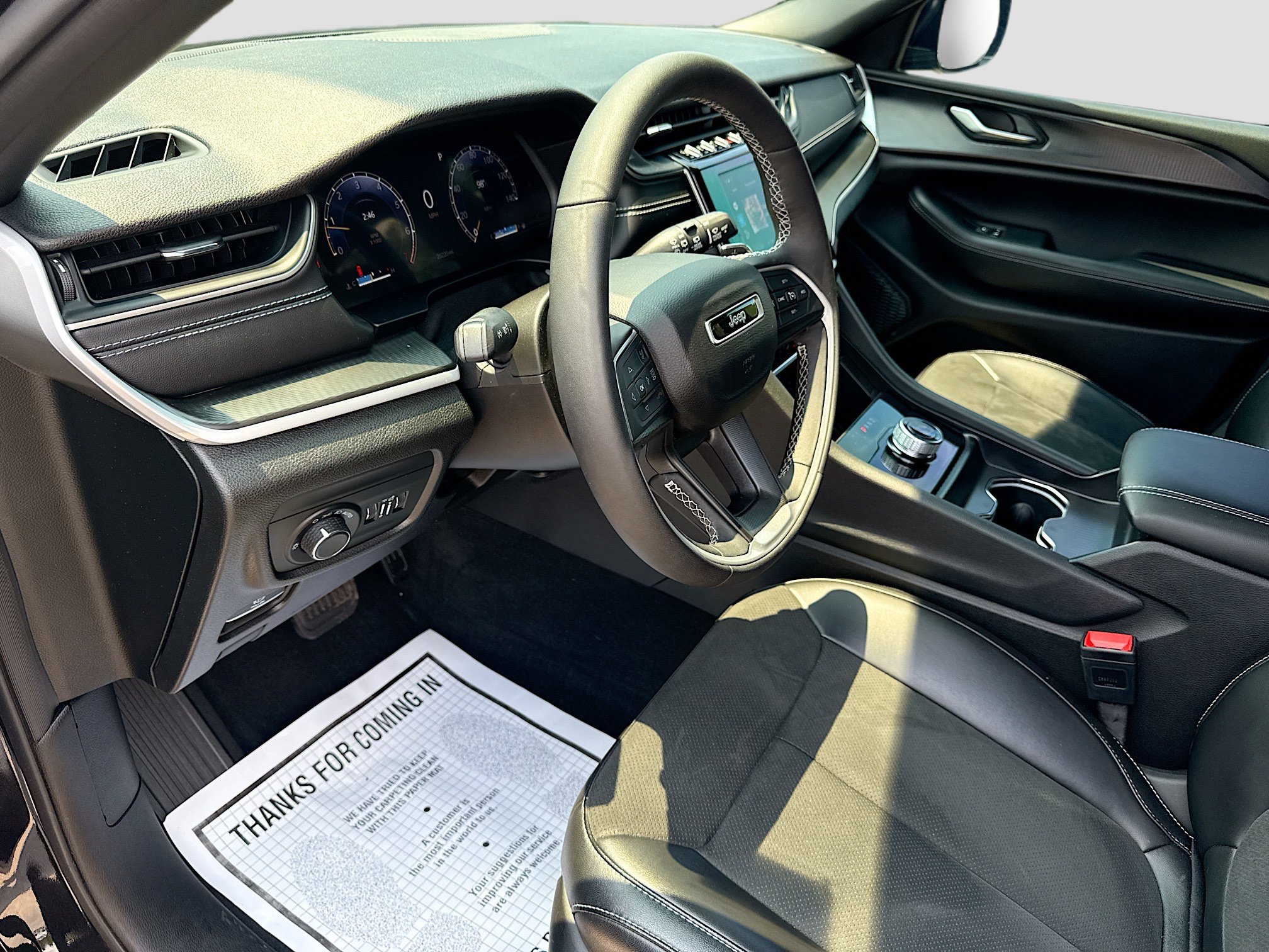 Used 2024 Jeep Grand Cherokee L Altitude AWD/4WD image 25