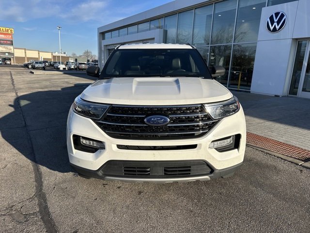 Used 2020 Ford Explorer XLT w/ Equipment Group 202A image 2