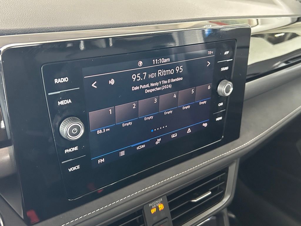 Used 2025 Volkswagen Taos SE image 18