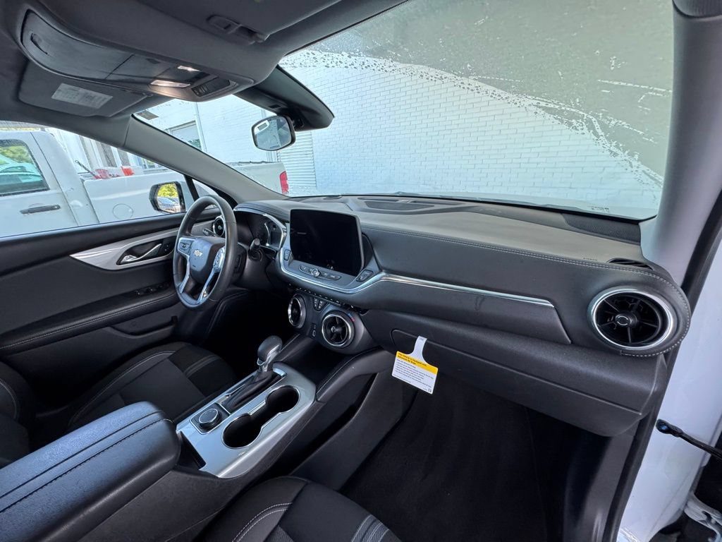 Used 2024 Chevrolet Blazer LT FWD image 17
