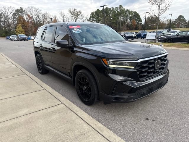 Used 2023 Honda Pilot LX image 6