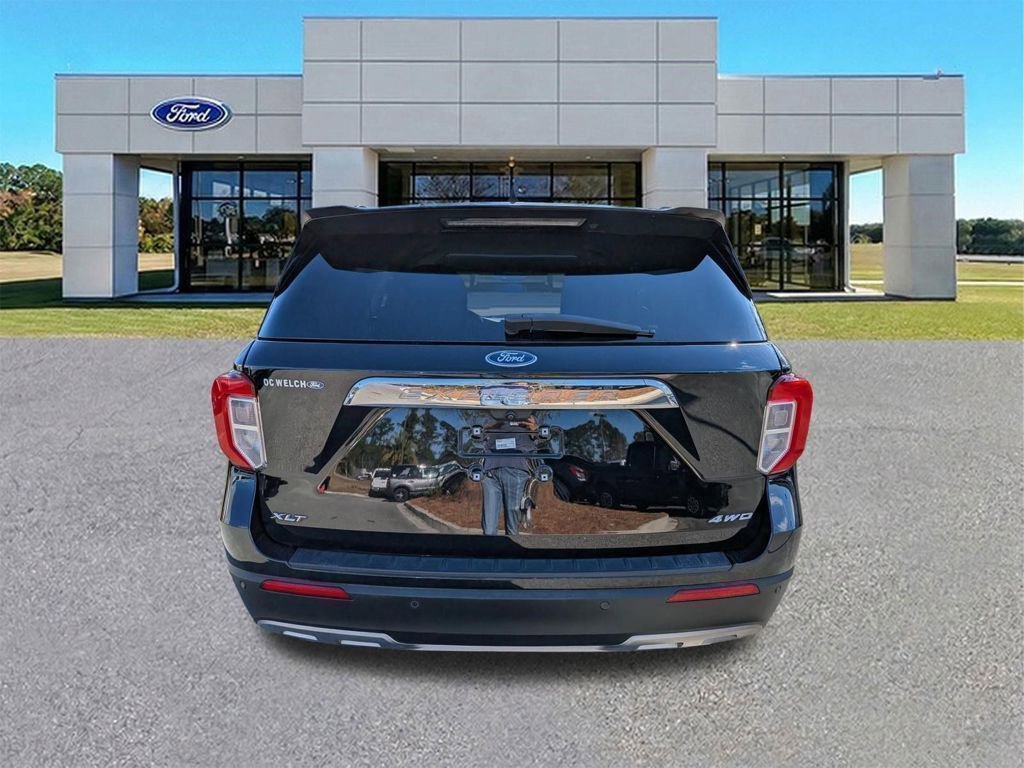 Used 2023 Ford Explorer XLT w/ Equipment Group 202A AWD/4WD image 9