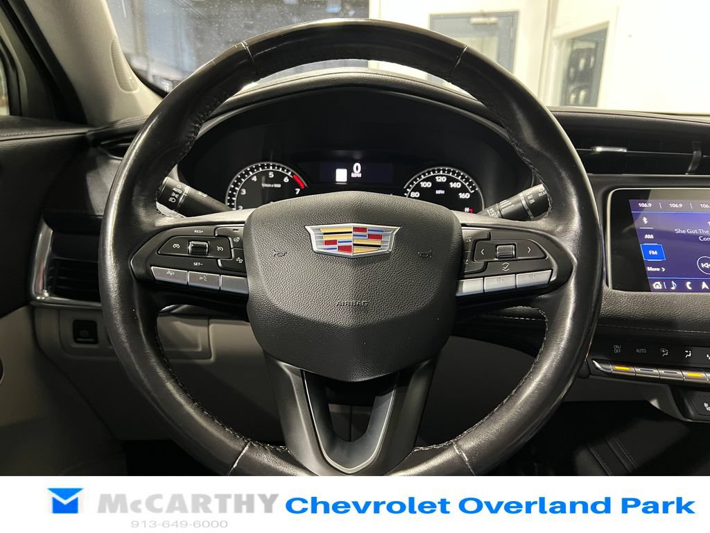 Used 2022 Cadillac XT4 Luxury w/ Cold Weather Package AWD/4WD image 12