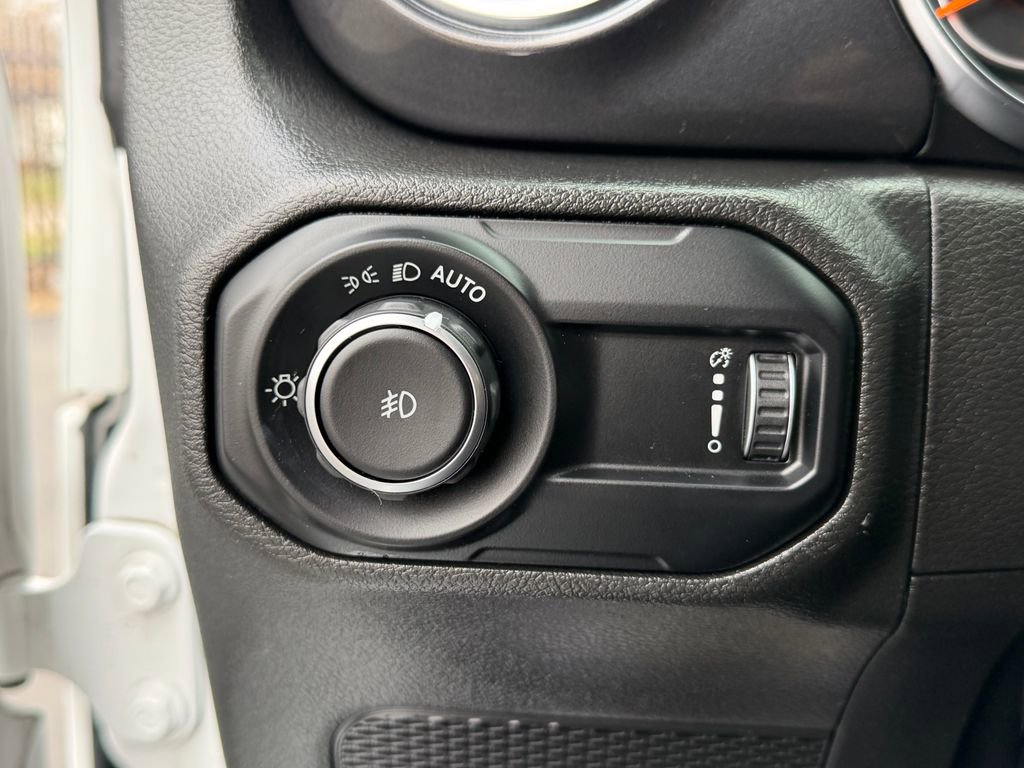 Used 2023 Jeep Wrangler Altitude image 20