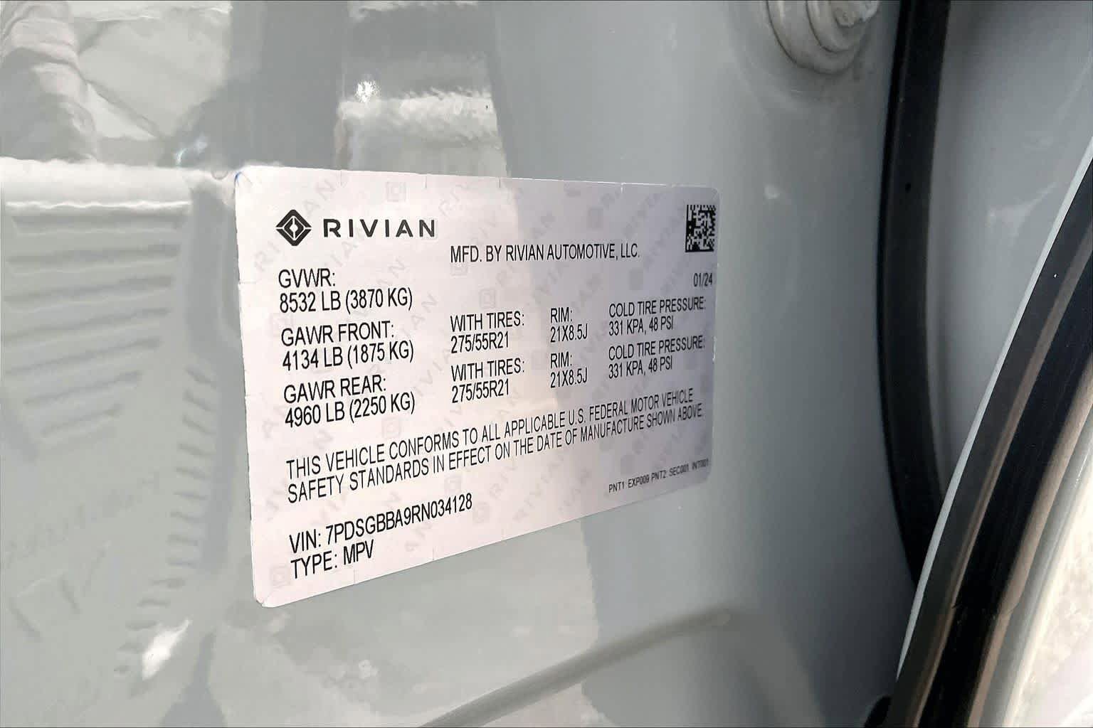 Used 2024 Rivian R1S Adventure AWD/4WD image 33