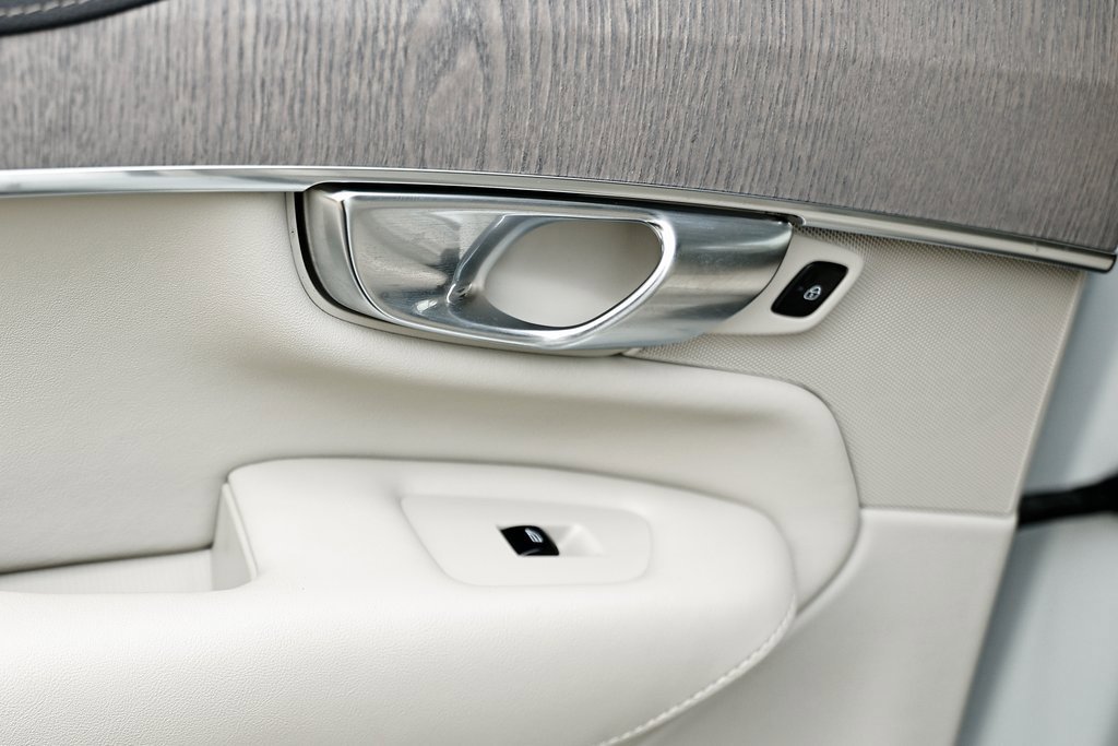 Used 2022 Volvo XC90 T6 Inscription w/ Advanced Package image 21