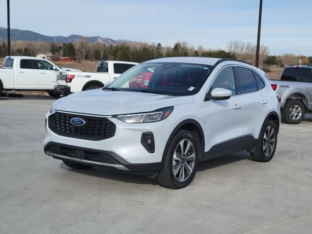 Used 2025 Ford Escape Platinum image 1